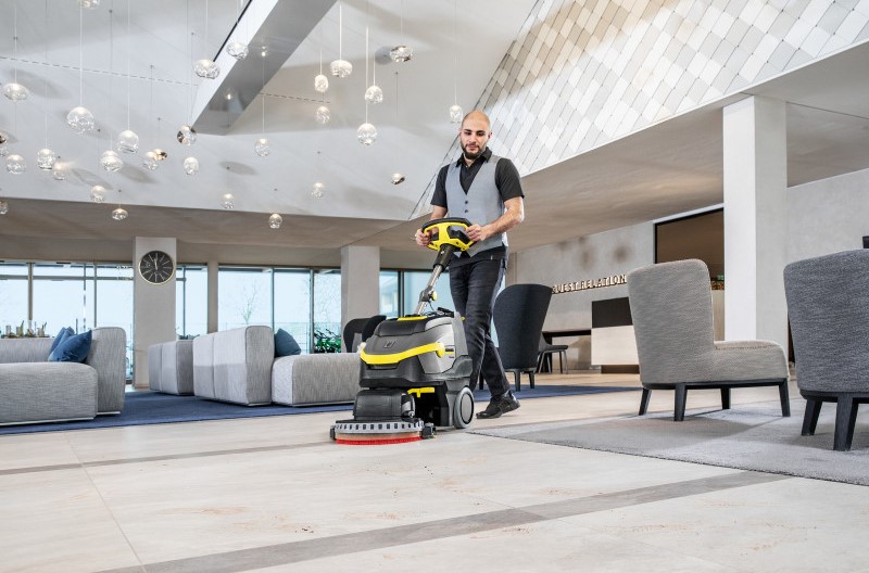 Szorowarka BD 38/12 C Bp Pack - Najnowsza mała szorowarka kompaktowa charakteryzuje się prostą obsługą i atrakcyjnym stosunkiem cena / jakość. Szorowarka BD 38/12 C Bp Pack