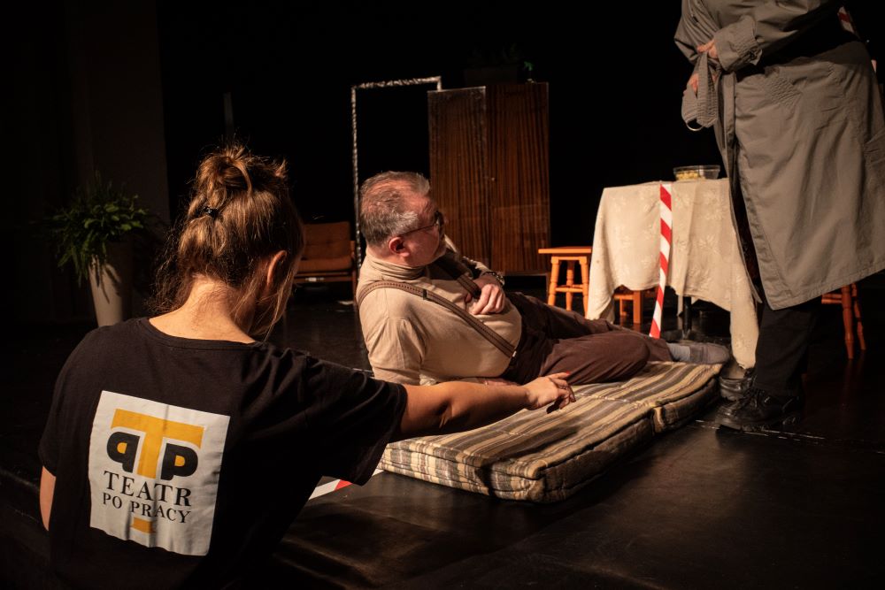 Reżyserka podczas prac nad spektaklem Judyta Dobek