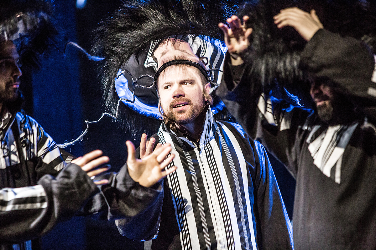 Spektakl DYBBUK / fot. Natalia Kabanow Spektakl DYBBUK / fot. Natalia Kabanow