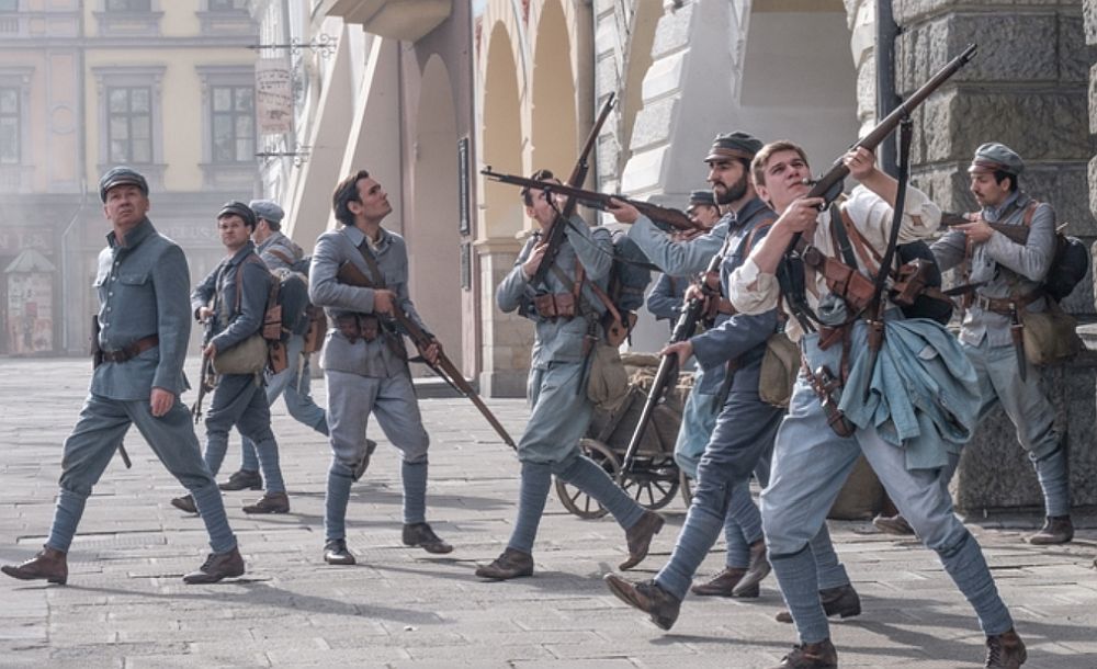 Kadr z filmu Legiony na rynku w Cieszynie Kadr z filmu Legiony na rynku w Cieszynie