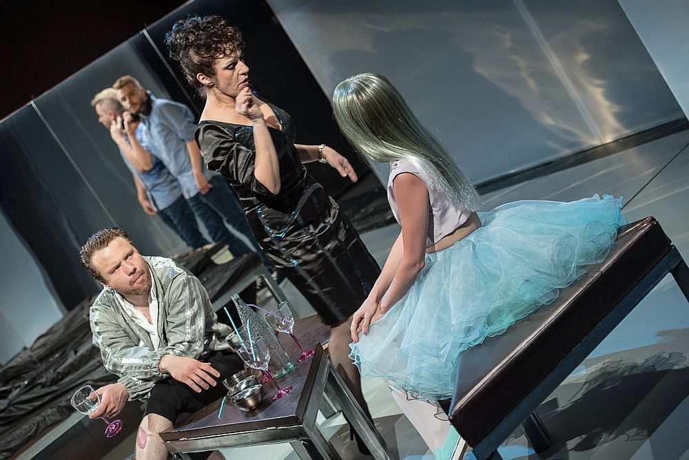 Spektakl HUMANKA / fot. Dorota Koperska Spektakl HUMANKA / fot. Dorota Koperska