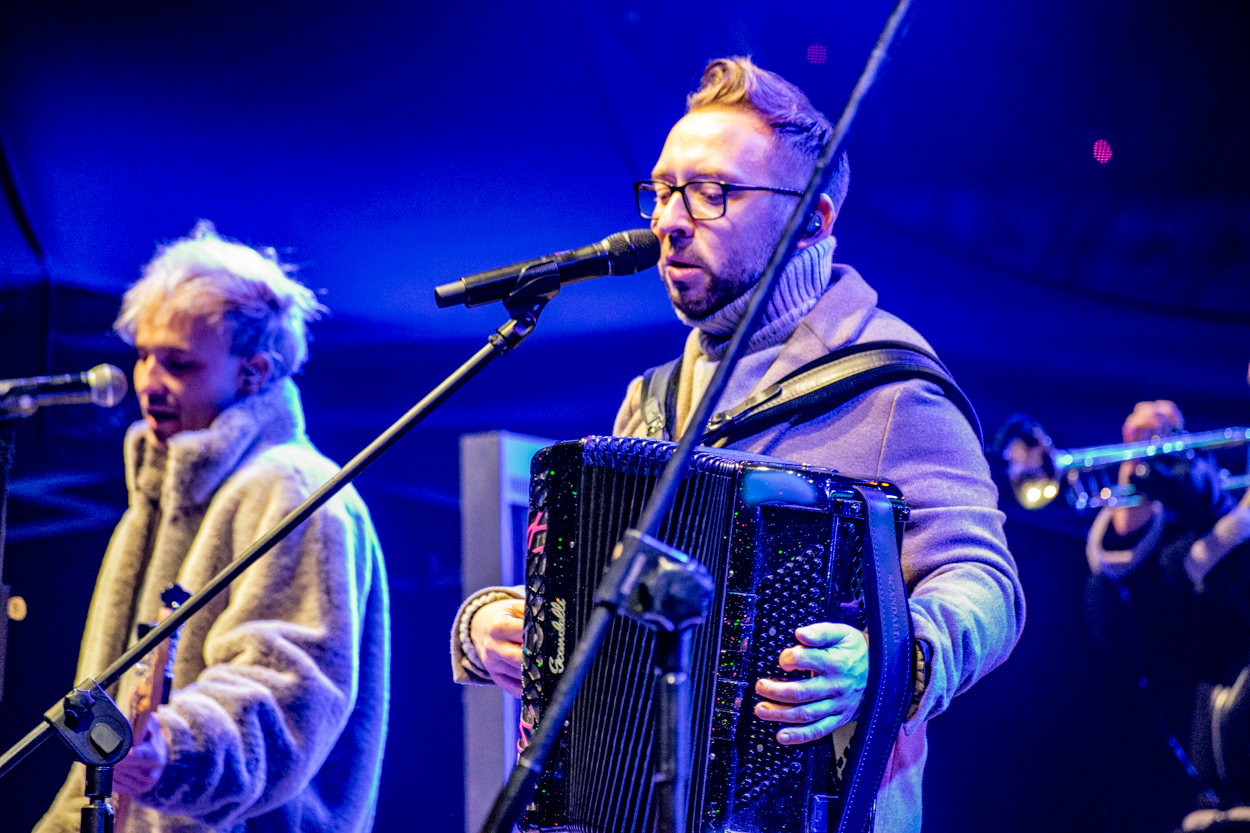 Grupa ENEJ w kolędowym wydaniu Święta na Starówce