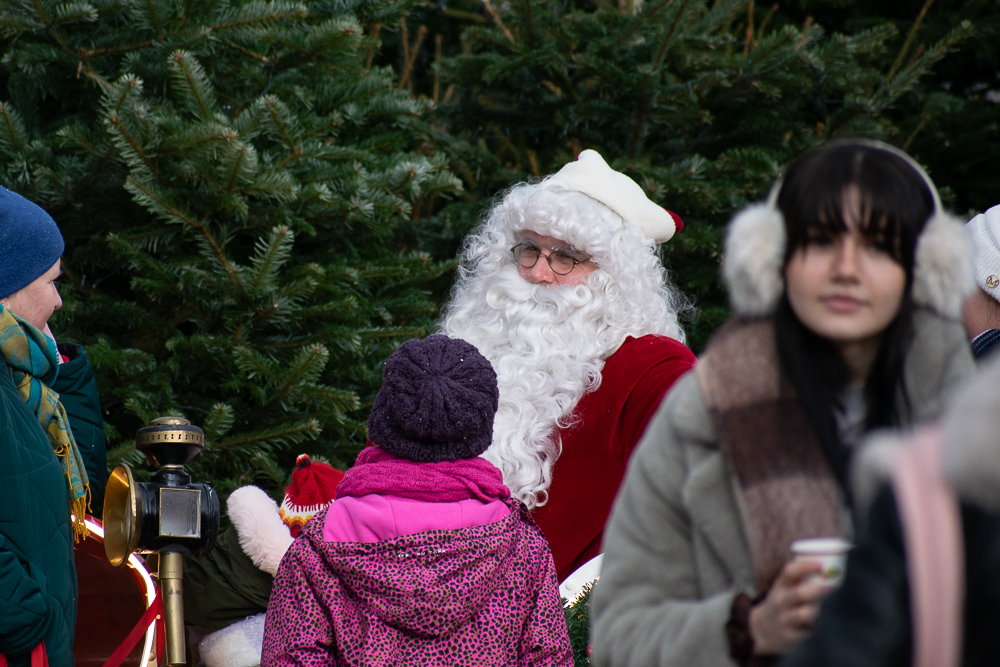 Mikołaj Roznerski w roli świętego Mikołaja Mikołaj Roznerski w roli świętego Mikołaja